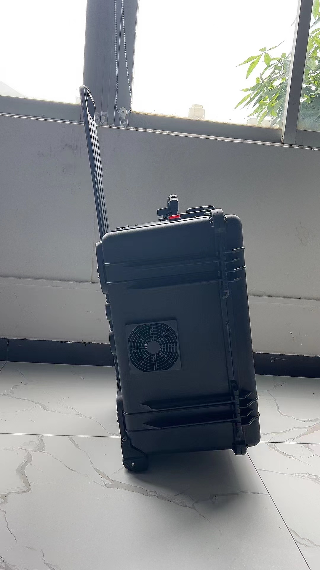 瑞丽手拉箱型移动通信干扰器